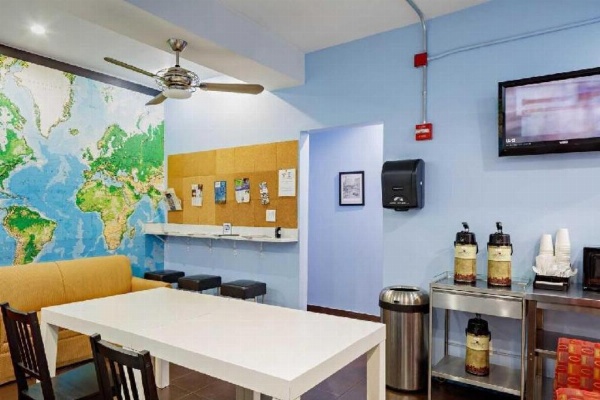 Central Park West Hostel image 18